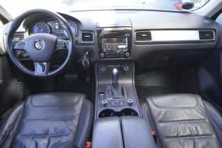 Volkswagen Touareg (2013) 3,6 V6 FSI  4x4 KŮŽE - náhled 20