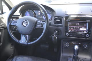 Volkswagen Touareg (2013) 3,6 V6 FSI  4x4 KŮŽE - náhled 21