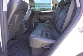 Volkswagen Touareg (2013) 3,6 V6 FSI  4x4 KŮŽE - náhled 23