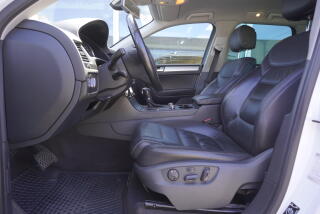 Volkswagen Touareg (2013) 3,6 V6 FSI  4x4 KŮŽE - náhled 8