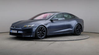 Tesla Model S 500kW svtl interir