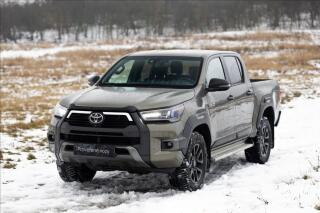 Toyota Hilux 2.8 AT INVINCIBLE