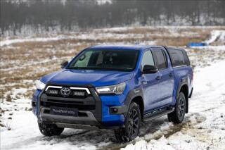 Toyota Hilux 2.8 AT INVINCIBLE