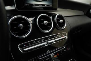 Mercedes-Benz Třídy C 220d 125KW PREMIUM SPORT - náhled 25