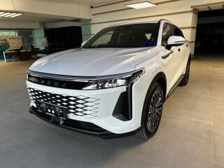 Omoda 1.5 T-GDI 3DHT AWD PREMIUM