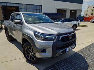 Toyota Hilux DoubleCab Invincible 2.8D 6AT