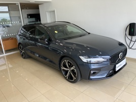 Volvo V60 B4 FWD PLUS DARK AT8