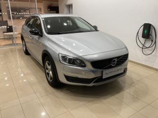 Volvo V60 CROSS COUNTRY D4 AWD-REZERVACE