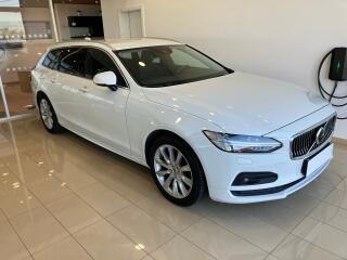 Volvo V90 B4 Momentum - REZERVACE