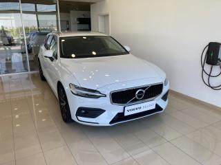 Volvo V60 B4 FWD MOMENTUM