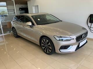 Volvo V60 T6 eAWD Recharge-REZERVACE