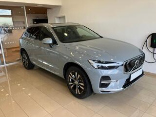 Volvo XC60 T6 eAWD Recharge - REZERVACE
