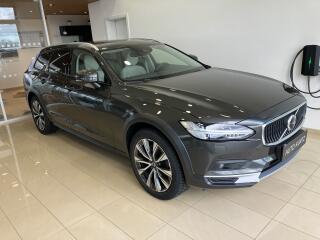 Volvo V90 CROSS COUNTRY-REZERVACE