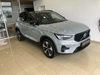 Volvo XC40 B3 FWD Plus Dark AT7