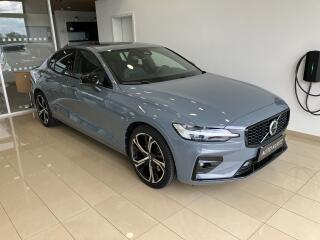 Volvo S60 B5 AWD Ultimate Dark AT8, �R