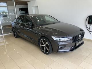 Volvo S60 B5 AWD Ultimate Dark AT8, �R