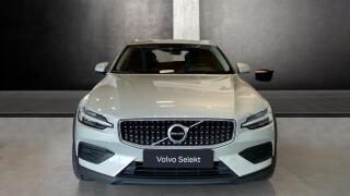 Volvo V60 Cross Country Pro, B4 AWD, 145