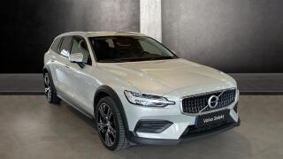 Volvo V60 Cross Country Pro, B4 AWD, 145