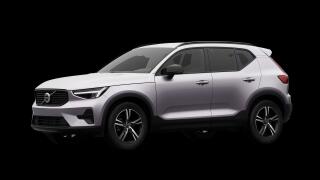 Volvo XC40 PLUS DARK, B4 FWD, 145+10 kW /