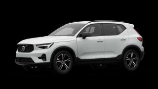 Volvo XC40 PLUS DARK, B4 FWD, 145+10 kW /