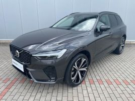 Volvo XC60 B4 AWD ULTIMATE Dark REZERVACE