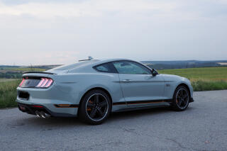 Ford Mustang MACH 1 - sb�ratelsk� kousek 