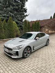 Kia Stinger 3.3 GT / 284 kw