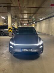 Tesla Model Y Dual motor Long Range 4x4