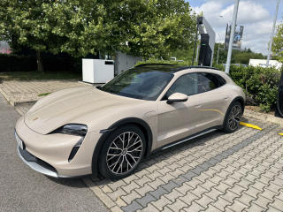 Porsche Taycan /350kW