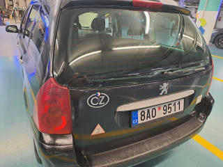 Peugeot 307 (2004) 1.6 /80kW, 7míst, panorama - náhled 4