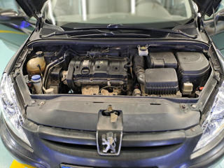 Peugeot 307 (2004) 1.6 /80kW, 7míst, panorama - náhled 6