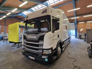 Scania Scania G320, obytn� speci�l M1