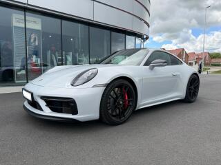 Porsche 911 Carrera 4 GTS