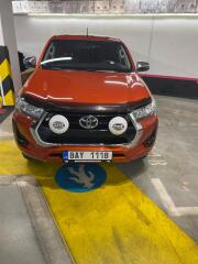 Toyota Hilux NEBOURAN� / 1.MAJITEL 2.4 AUT