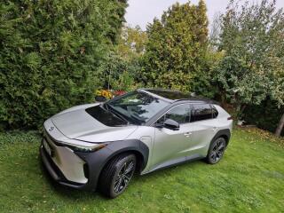 Toyota bZ4X pln� v�bava, nevyu�it�