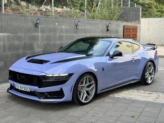 Ford Mustang Dark Horse