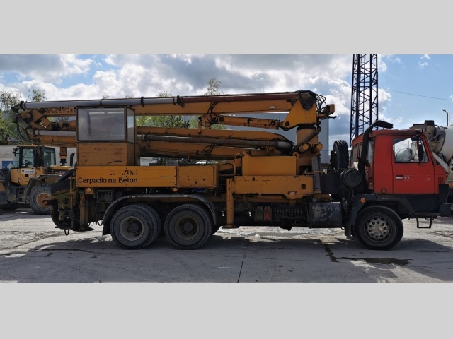 Tatra 815 SCHWING 32 M BETONPUMPA