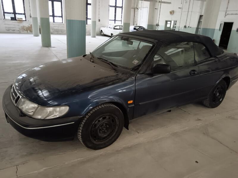 Saab 900