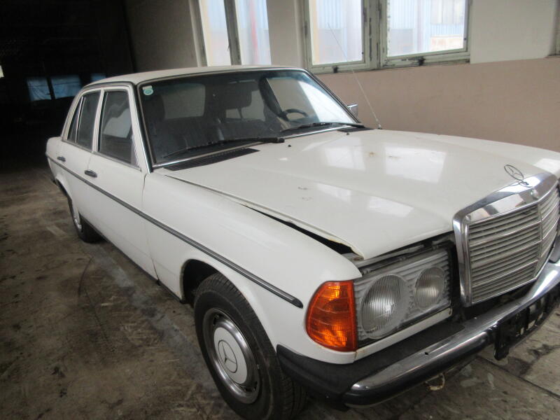 Mercedes-Benz 123