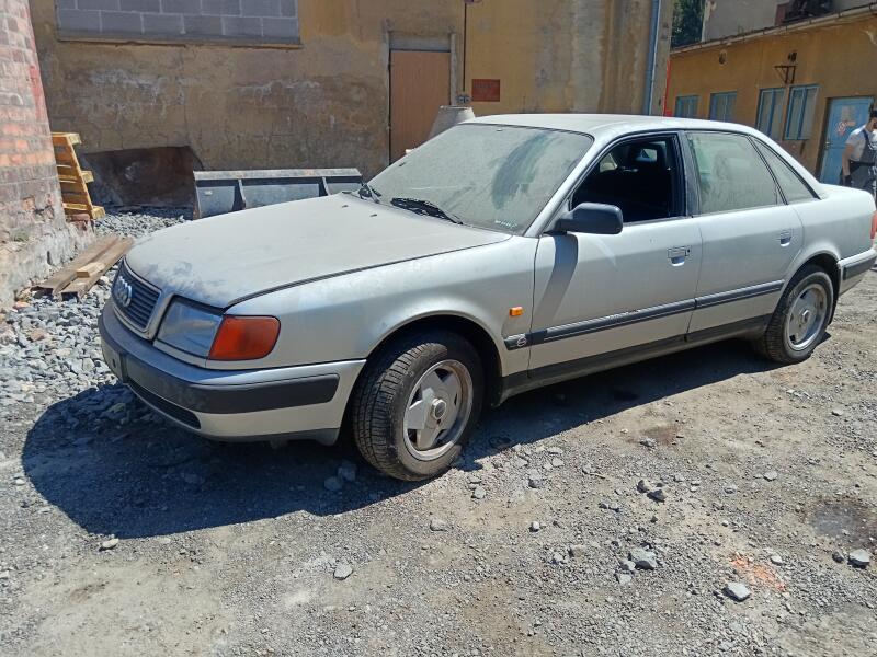 Audi 100