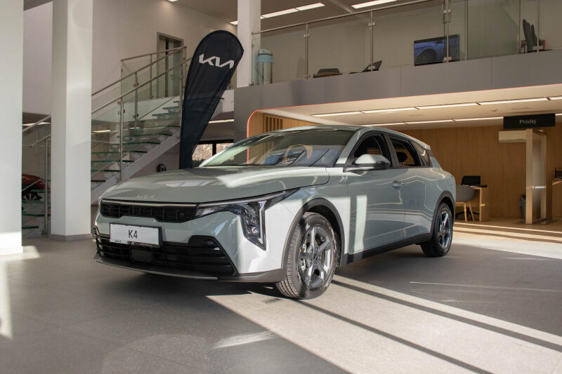 Kia K4