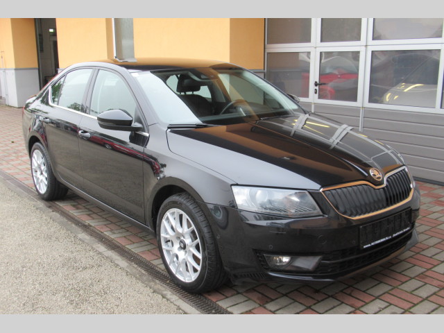 Škoda Octavia 2.0 TDI DSG NAVI TAŽNÉ XENON