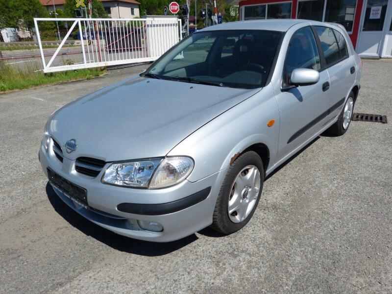 Nissan Almera