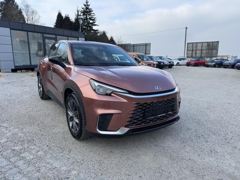 Lexus LBX