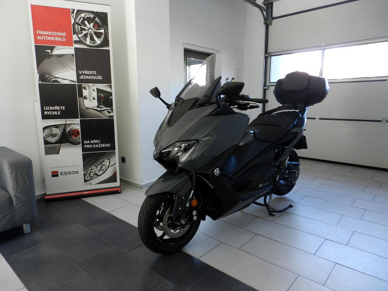 Yamaha T-Max DX