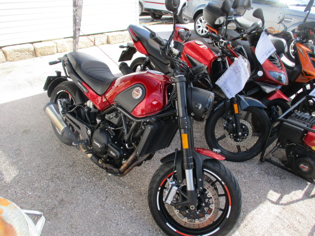 Benelli Leoncino 500