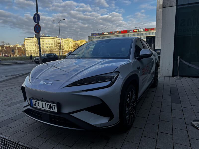 BYD Sealion 7