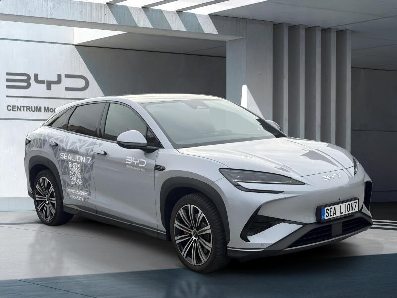 BYD Sealion 7