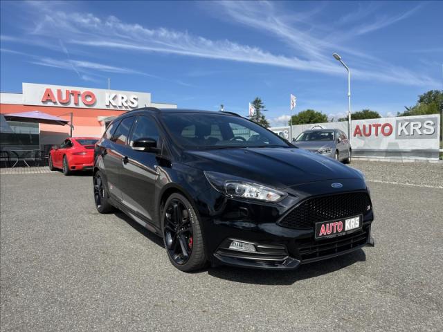 Ford Focus 2,0 Turbo ST 250PS,Kůže,Xen,Na