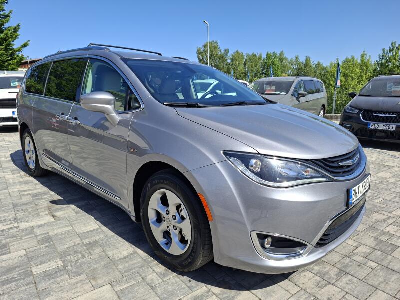 Chrysler Pacifica